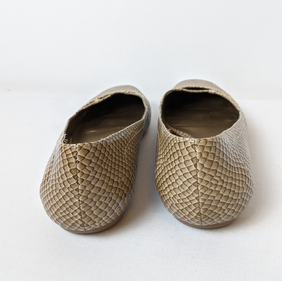Ann Taylor LOFT tan snake skin flats shoes size 7 - Picture 6 of 7